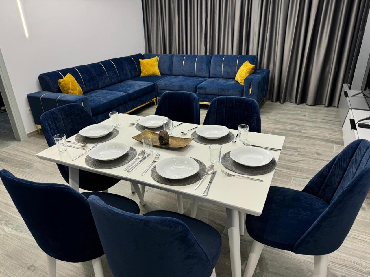 Isla'S Luxurious Seaside Apartments Дуррес Екстер'єр фото