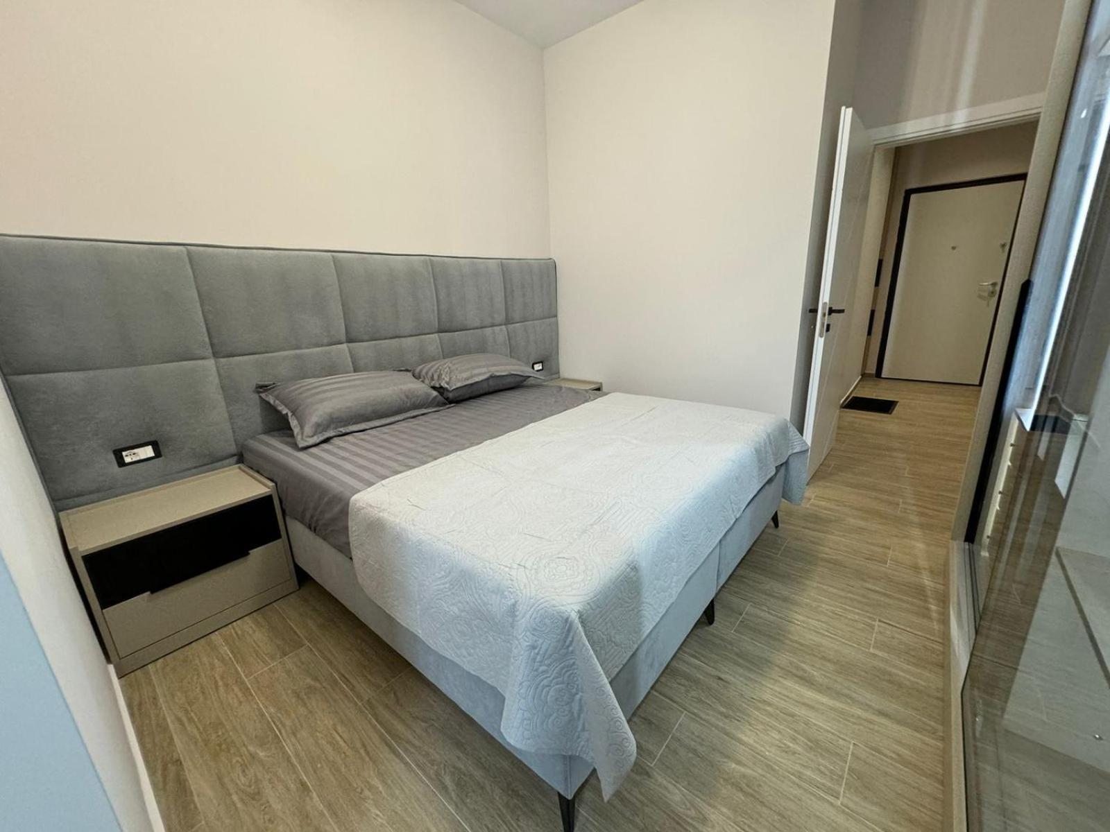 Isla'S Luxurious Seaside Apartments Дуррес Екстер'єр фото